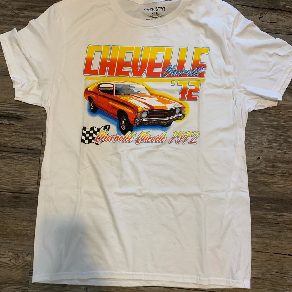 WHITE RACE CAR GRAPHIC TEE SHIRT CHEVELL